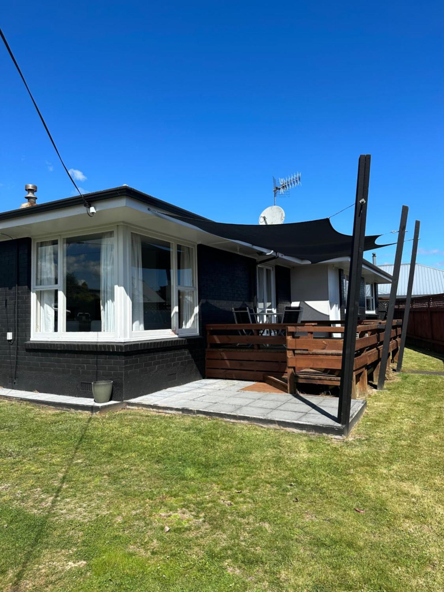 Hilltop Cottage Taupo Exterior photo